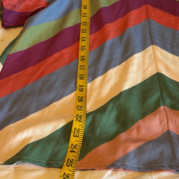 Entro Multicolor Chevron Puff Sleeve Top - Picture 4 of 5